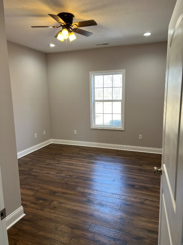 Building Photo - 2030 Shade Tree Dr