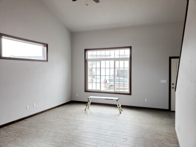 Building Photo - 1321 Moon Ridge Ct