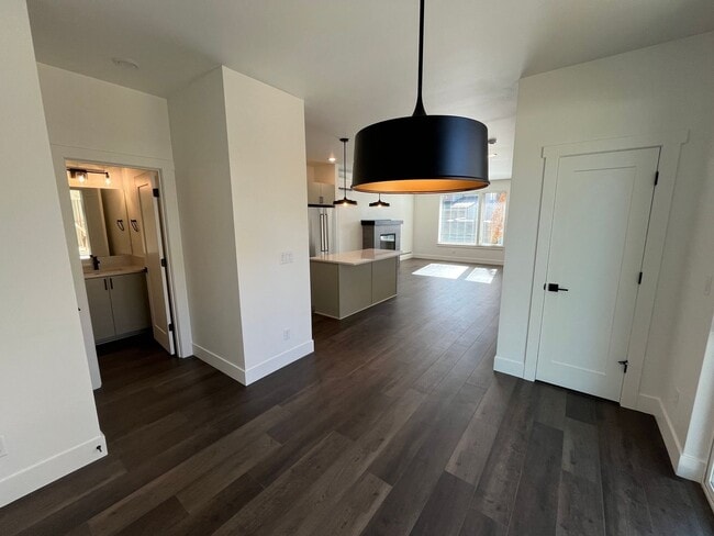 Building Photo - New Construction Townhome in Sisters