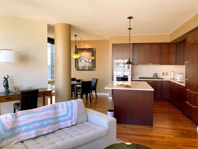 Building Photo - 1Bd/1.5BA Bellevue Condo