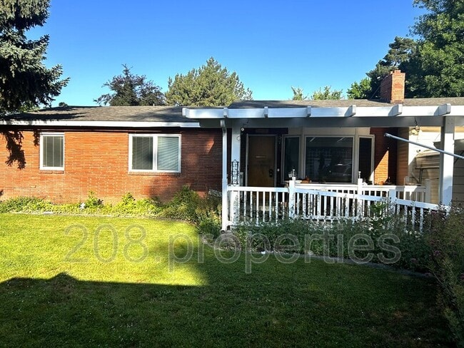 Building Photo - 1209 N Roosevelt St