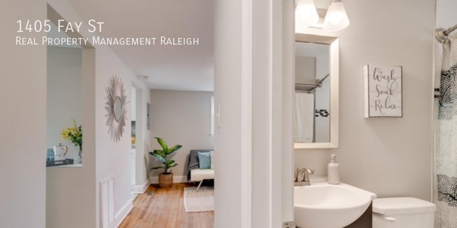 Building Photo - 1405 Fay St