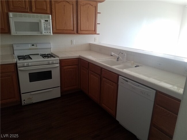 Building Photo - 227 Big Horn Dr
