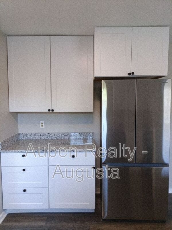 Building Photo - 109 Highview Dr