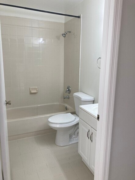 Building Photo - 11540 SW 148th Ct