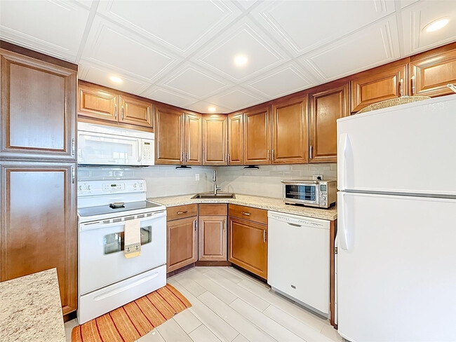 Building Photo - 2741 Taft St