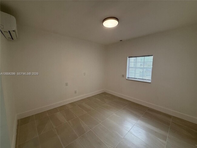 Building Photo - 6765 SW 34th St