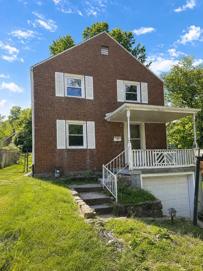 Building Photo - 352 Orin St
