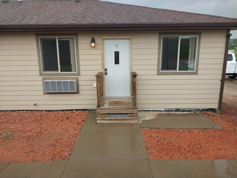 Building Photo - 207 4th St SW