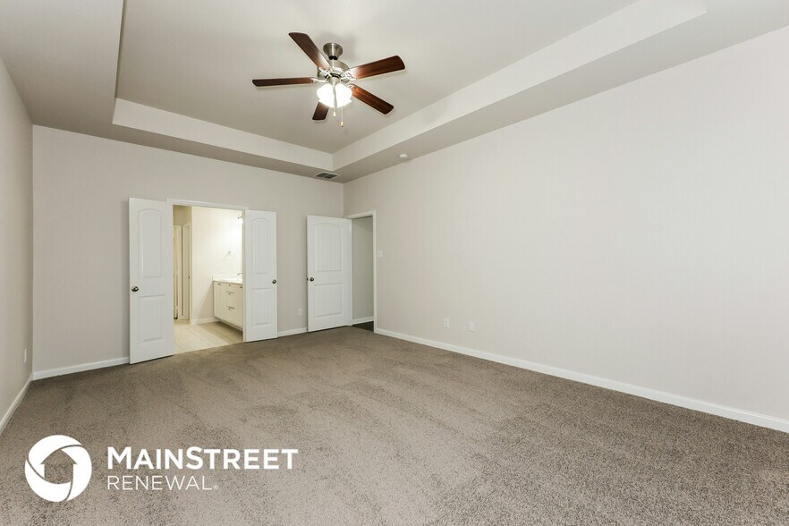 Building Photo - 9430 Smoke Tree Dr