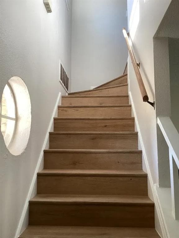 Building Photo - 12136 Thompkins Dr