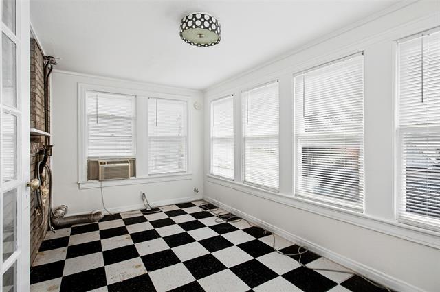 Building Photo - 5918 La Vista Dr