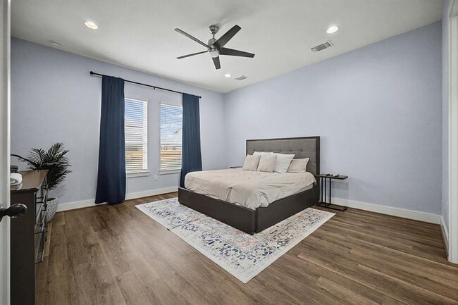 Building Photo - 8308 Orizzonte St