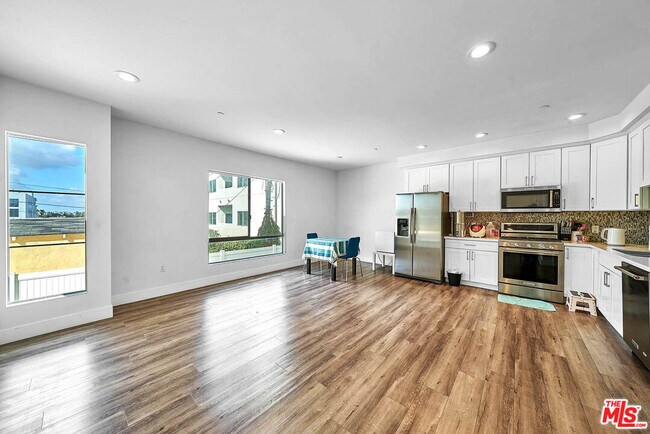 Building Photo - 1101 S Harvard Blvd