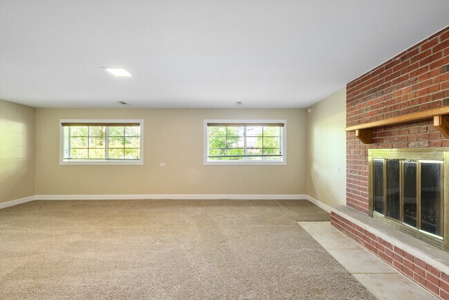 Building Photo - 433 Hackberry Rd