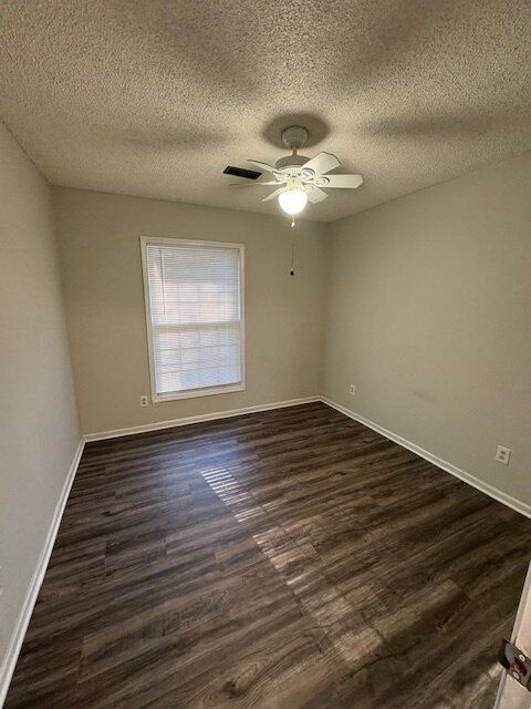 Building Photo - 126 Oakmont Dr