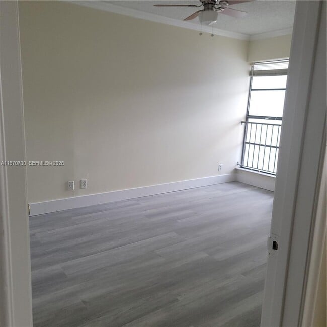 Building Photo - 6699 Racquet Club Dr