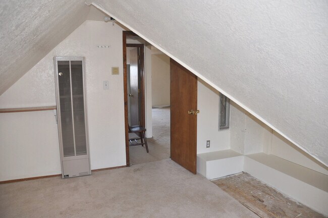 Building Photo - 711 Arno St SE