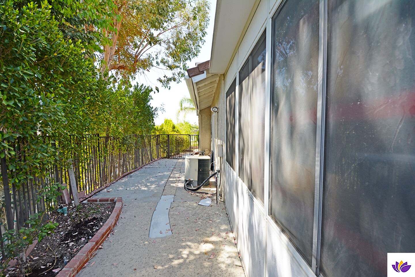 Building Photo - 23935 Ingomar St