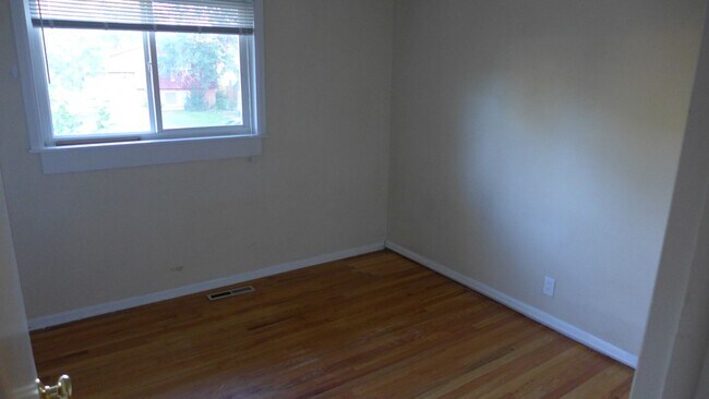 Building Photo - Preleasing for August 2026 - Home for Rent in South Boulder