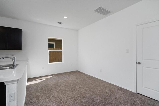 Building Photo - 301 Freshwater Dr
