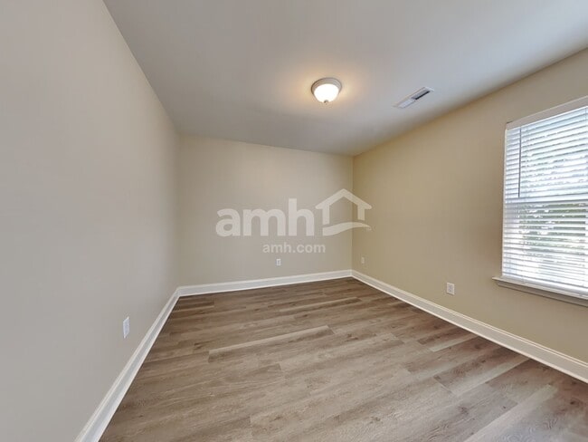 Building Photo - 123 Diploma Dr