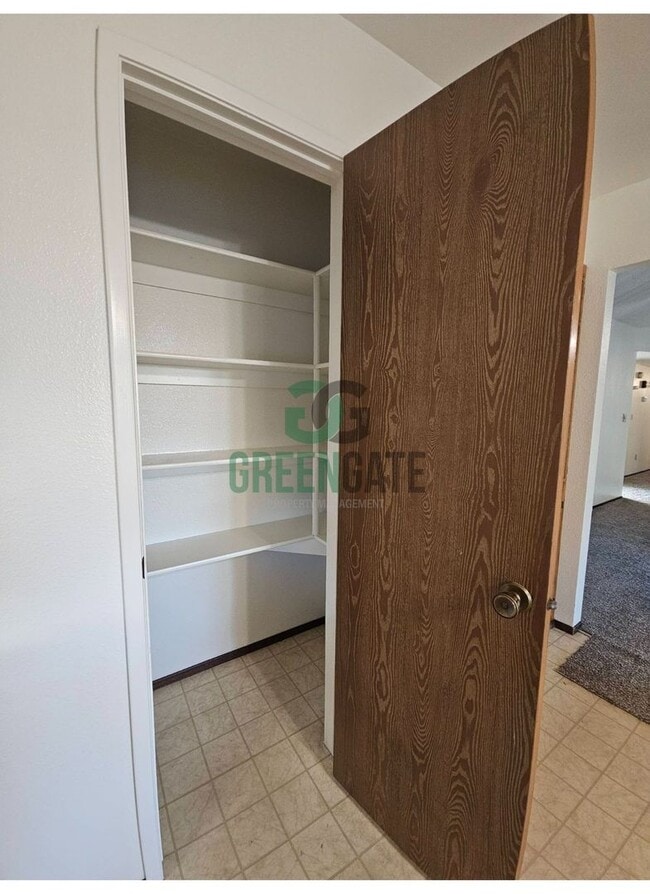 Building Photo - Beautiful 3 BEDROOM 2 BATH HOME IN MODESTO...
