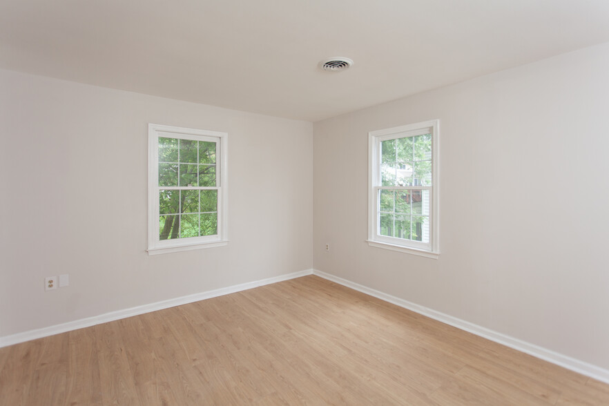 Building Photo - 54 Beekman Plz
