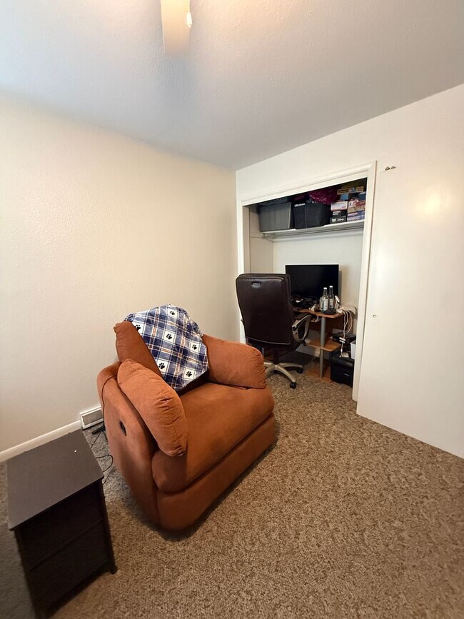 Building Photo - 1521 Thompson St