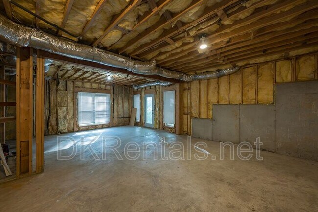 Building Photo - 2707 Silver Hill Terrace SE
