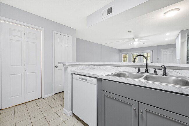 Building Photo - 16800 Sugar Pine Dr