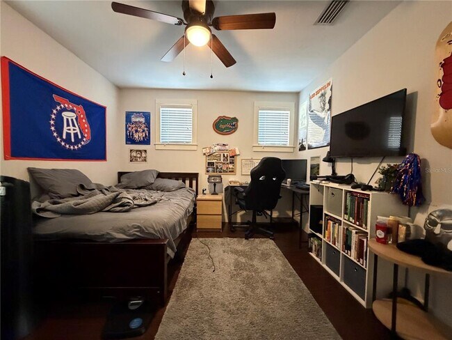 Building Photo - 717 NW 10th St