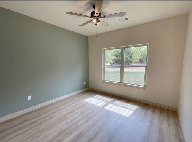 Building Photo - Private 2-Acre Retreat | Custom Home | Gat...