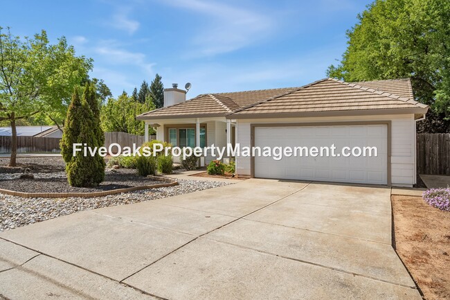 Building Photo - 3301 Burberry Way