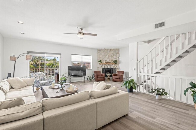 Building Photo - 1109 Pinellas Bayway S