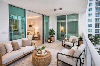 Building Photo - 300 S Biscayne Blvd