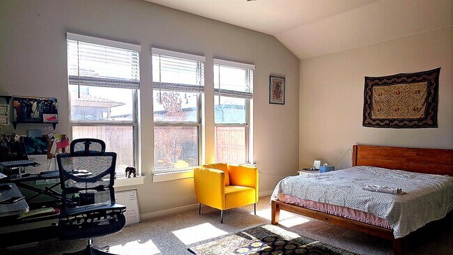 Building Photo - 8001 Silhouette St