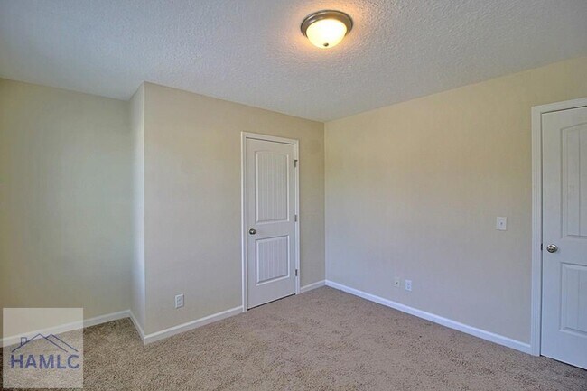 Building Photo - 260 Whippoorwill Wy NE