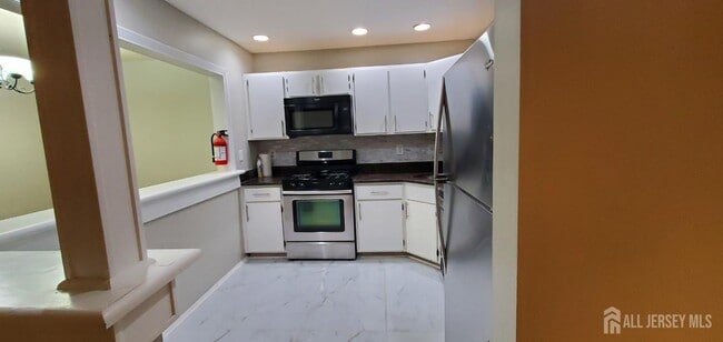 Building Photo - 261 Kempsey Dr