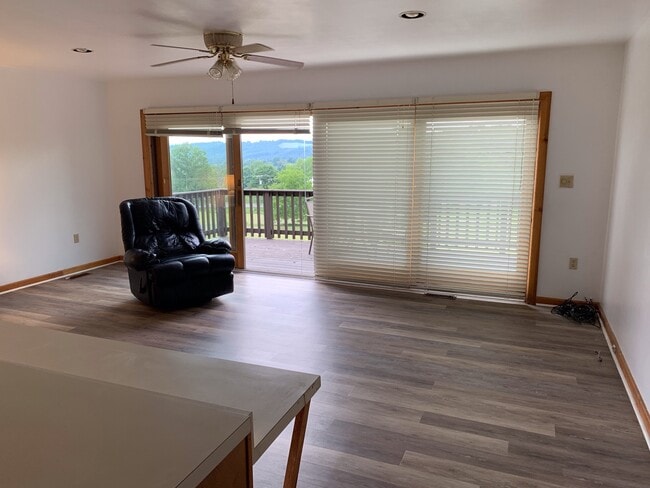 Building Photo - 2 Br 2 Ba house in the county; quiet and p...