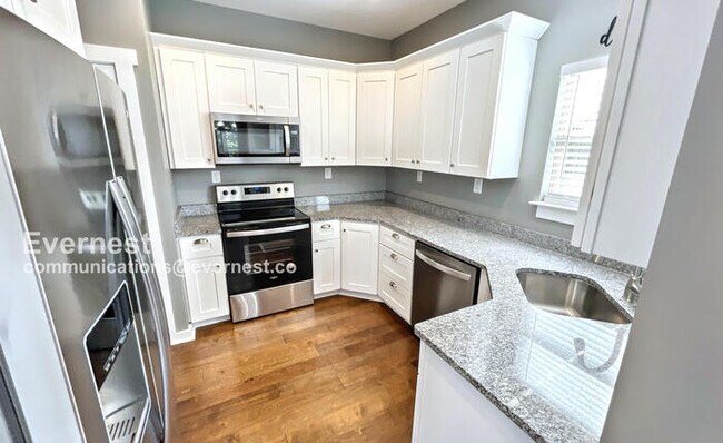 Building Photo - 4010 Rogers Rd
