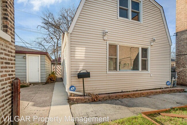 Building Photo - 3 br, 1.5 bath House - 4218 Euclid