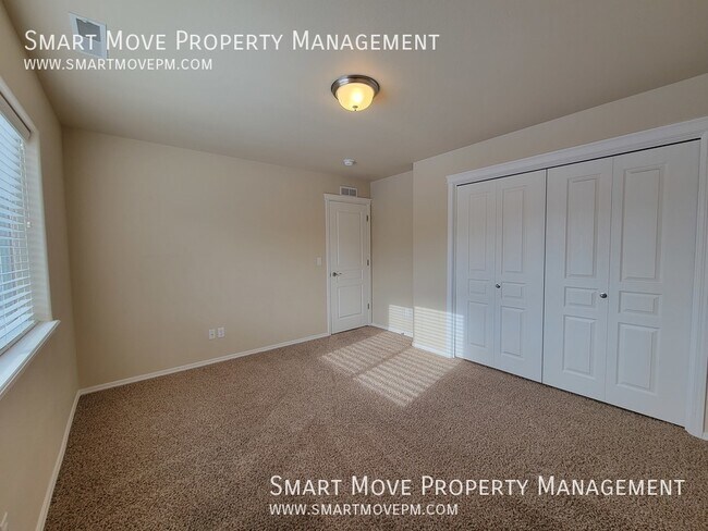 Building Photo - Adorable Two Story off Maple Grove. Neighb...