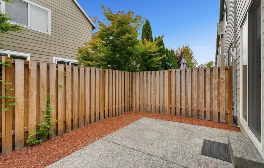 Building Photo - 1245 SW 175th Ave
