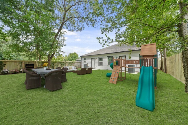 Building Photo - 4338 Brinkley St