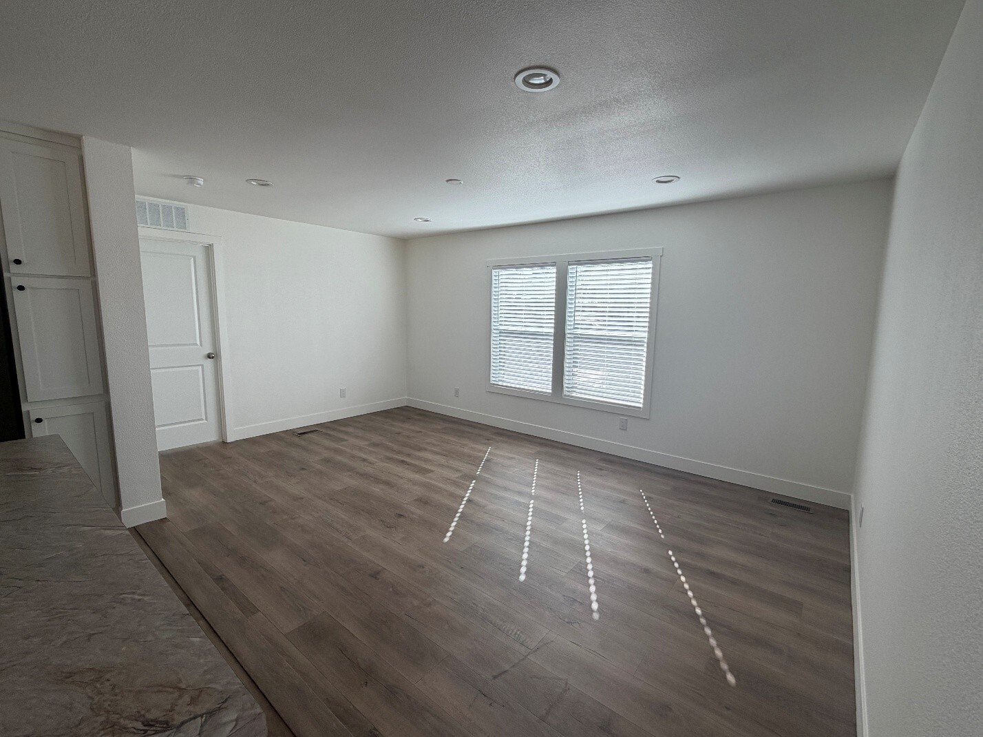 Building Photo - 501 E Ray Rd