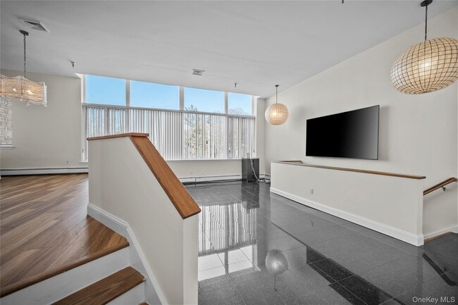 Building Photo - 520 Ashford Ave