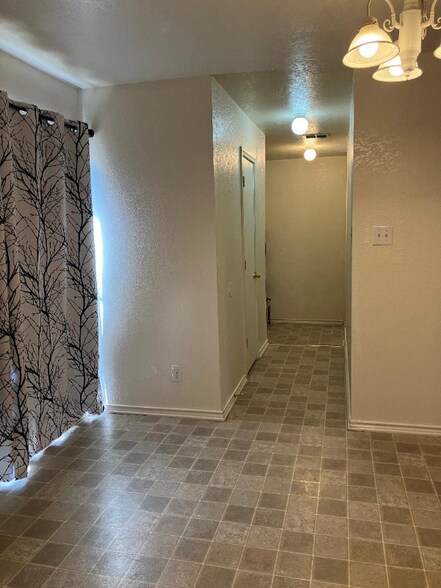 Building Photo - 9910 Amber Ledge