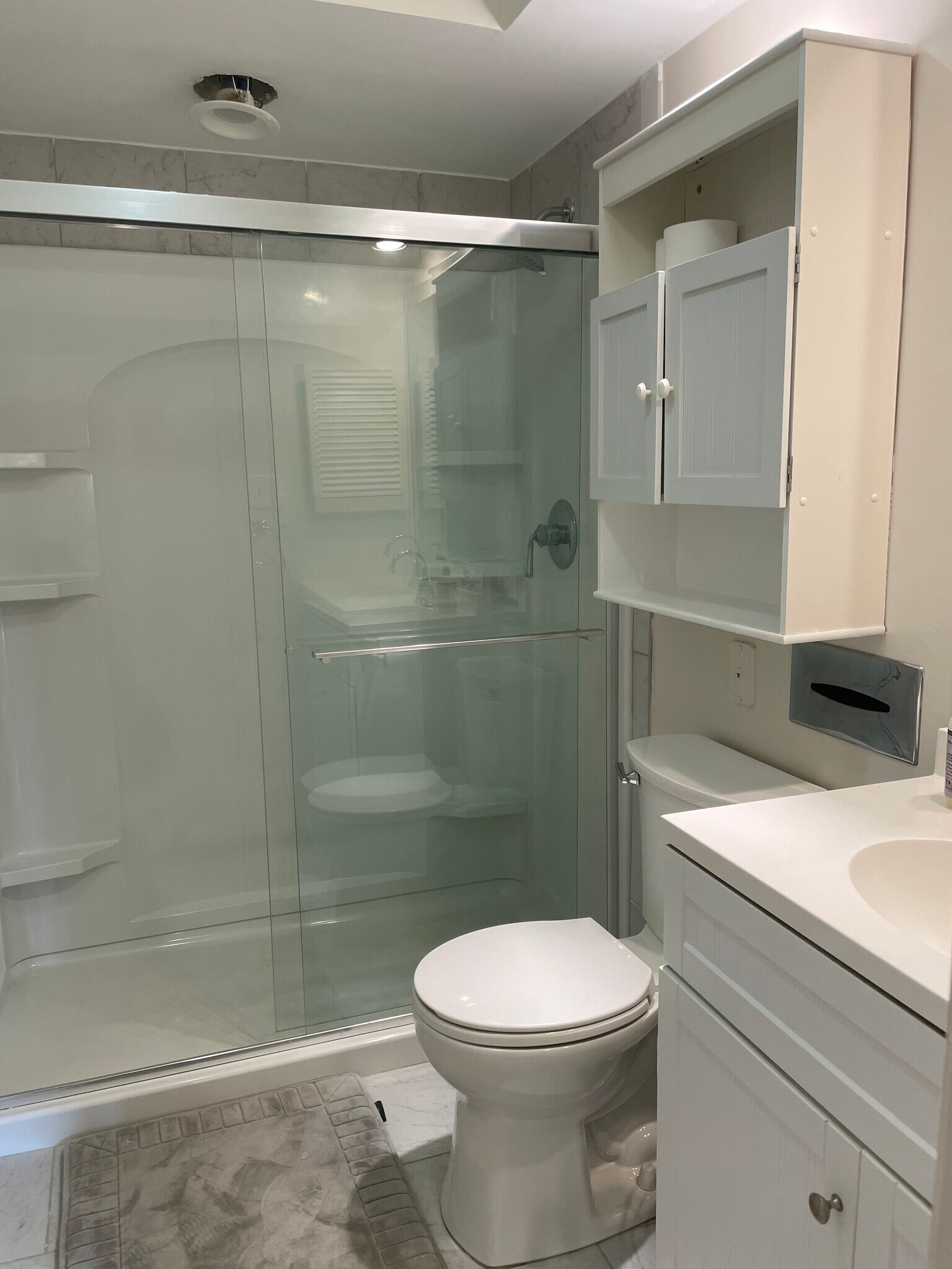 Full BA walk-in shower - 7978 Hickory Nut Gap Rd