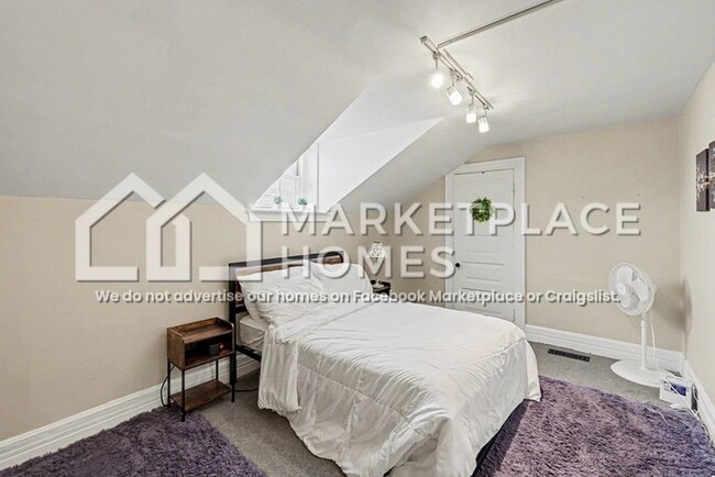 Building Photo - 1391 Woodbridge St